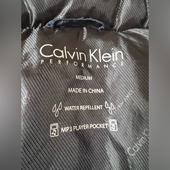 Calvin Klein performance navy blue puffy vest - Picture 9 of 9